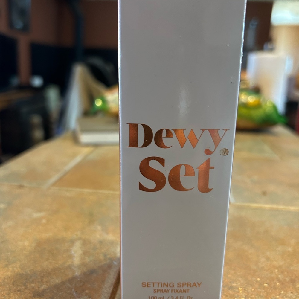 Anastasia Beverly Hills Dewy Set Setting Spray Gold BNIB